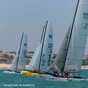 Juan Luis Páez (Clase A) y la tripulación Colomer-Marmolejo (F18) nuevos campeones de&nbsp;Andalucía.